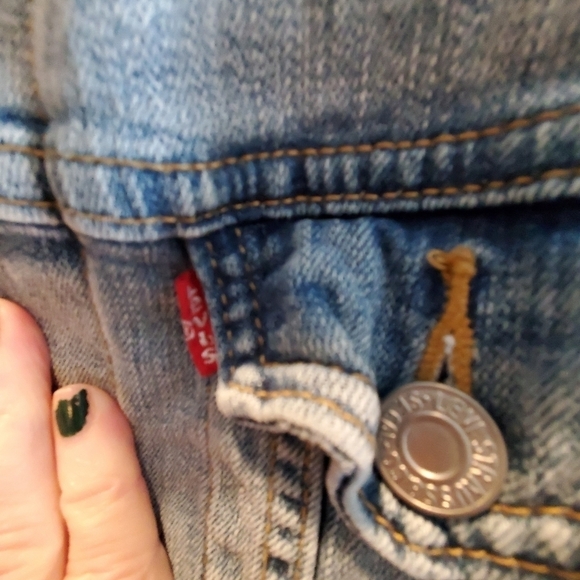 Levis jean jacket cropped. Light blue. Y2k. Sz xs. - Picture 2 of 6